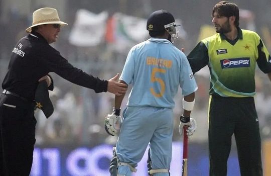 IND vs PAK Cricket Fight (1)